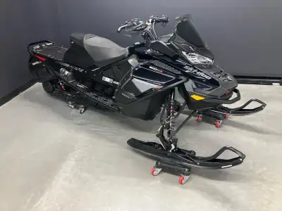 Ski-Doo RENEGADE X 900 ACE T ICE XT 2019 Motoneige Ski-Doo Renegade X 900 ACE Turbo 2019 noir avec 2...