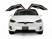 This beautiful 2018 Model X is a local Ontario vehicle. With enhanced features, it offers a powerful... (image 1)