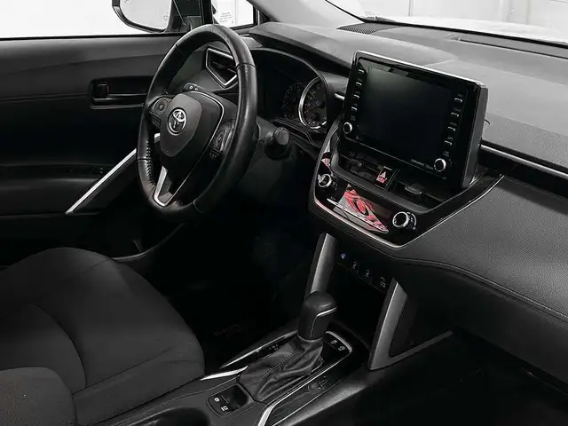 2022 Toyota Corolla Cross LE - AWD - VOLANT CHAUFFANT in Cars & Trucks in Québec City - Image 31