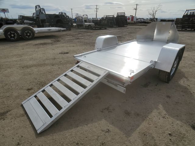 2025 Aluma 4x9ft Folding Motorcycle Trailer in Cargo & Utility Trailers in Calgary - Image 4