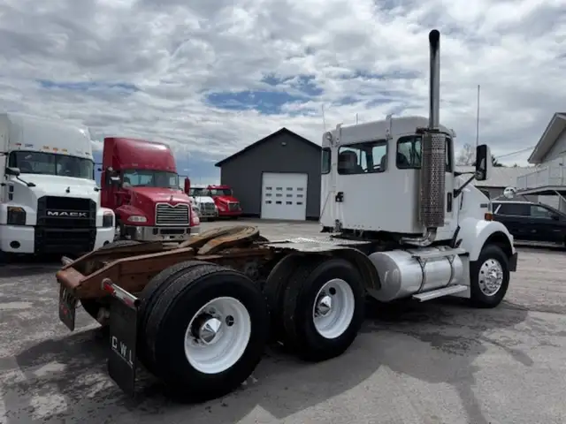2002 Kenworth T800 in Heavy Trucks in Longueuil / South Shore - Image 6