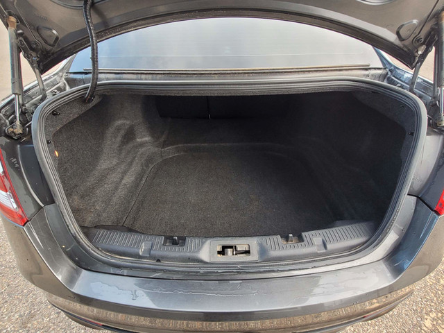 2019 Ford Taurus Limited -Garage Door Transmitter -Heated Dri... in Cars & Trucks in Grande Prairie - Image 4