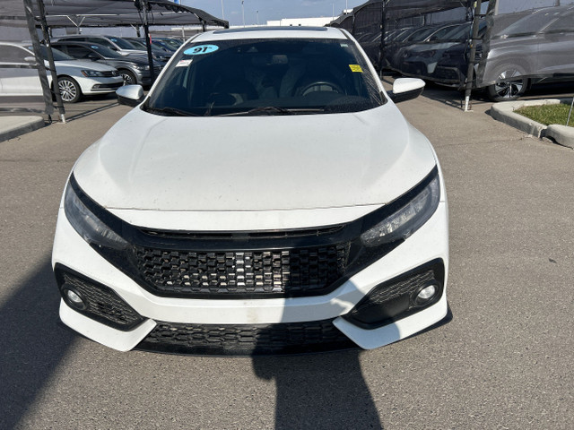 2017 Honda Civic Hatchback Sport Touring 6Spd,Leather, Roof, Nav in Cars & Trucks in Calgary - Image 2