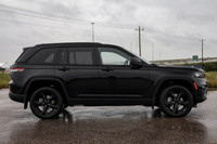 This Jeep Grand Cherokee has a dependable Regular Unleaded V-6 3.6 L/220 engine powering this Automa... (image 4)