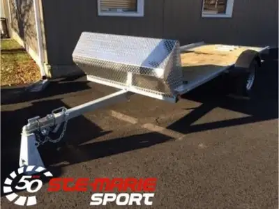 AUCUN FRAIS DE TRANSPORT ET PRÉPARATION EN SUS Remorque galvanisée pour motoneige ! Unité en inventa...