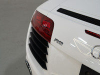 This beautiful 2011 Audi R8 Spyder has a clean Carfax report. Unleash pure open-air excitement with... (image 9)