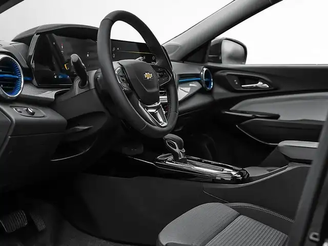 2025 Chevrolet Trax LT in Cars & Trucks in City of Montréal - Image 9