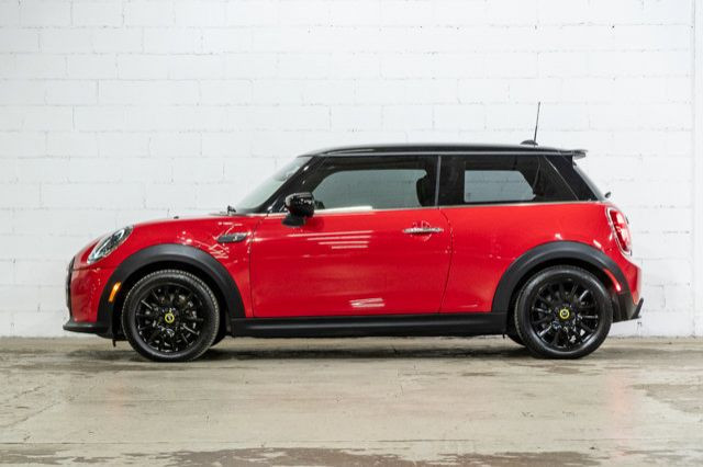 2022 MINI 3 Door Cooper SE 100% électrique | Fun citadine dans Autos et camions  à Ville de Montréal - Image 4