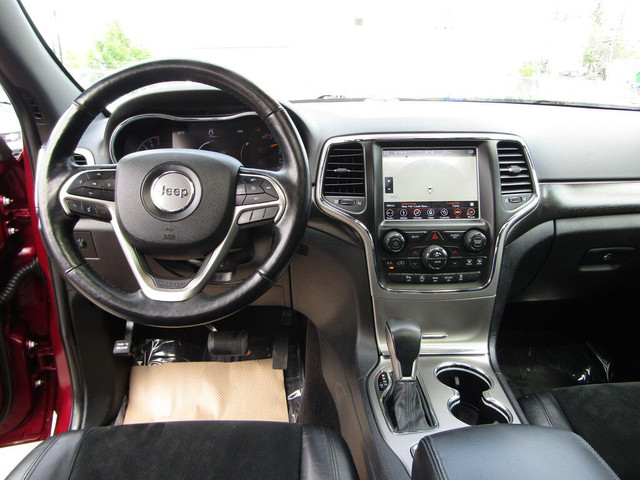 2018 Jeep Grand Cherokee Altitude IV 4x4 B.CAM/NAV/ROOF/H.SEATS in Cars & Trucks in Calgary - Image 2