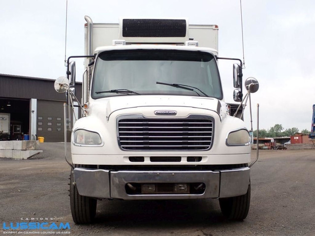 2008 Freightliner M2106 in Heavy Trucks in Longueuil / South Shore - Image 2