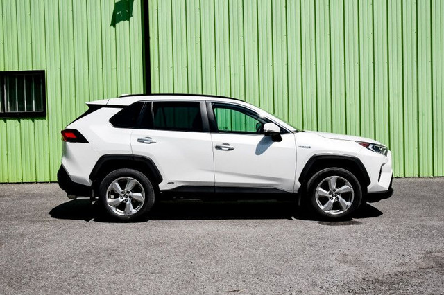 2019 Toyota RAV4 Hybrid Limited • SUNROOF • COOLED LEATHER • CP/ in Cars & Trucks in Cornwall - Image 2