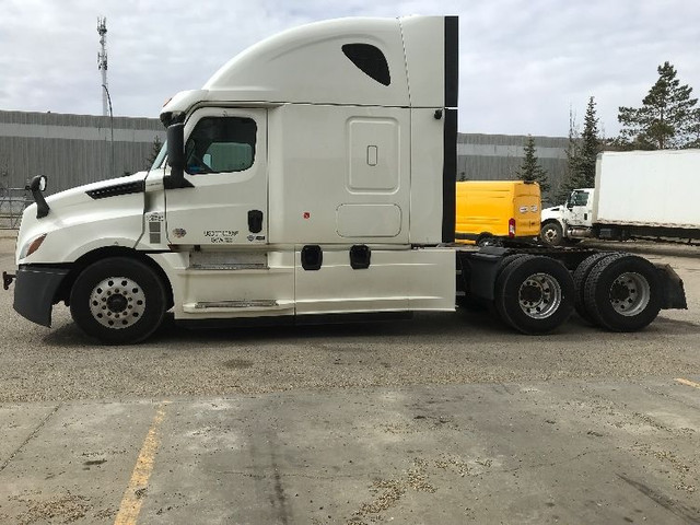 2020 Freightliner T12664ST in Heavy Trucks in Edmonton - Image 4