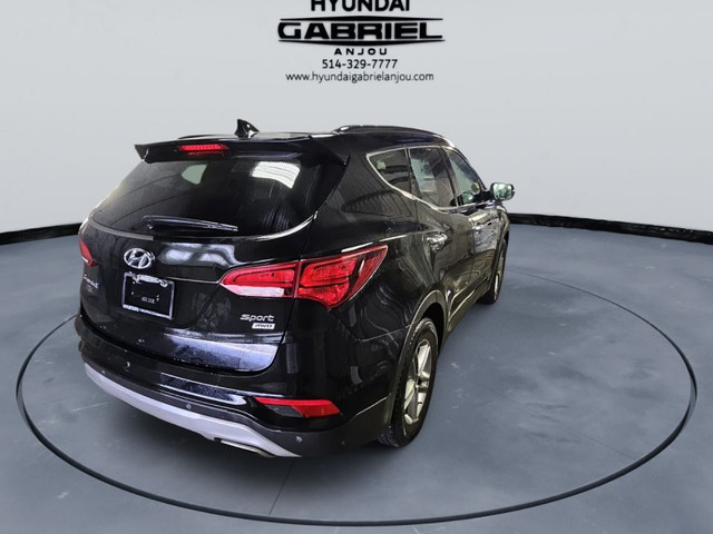 2017 Hyundai Santa Fe SE AWD in Cars & Trucks in City of Montréal - Image 4