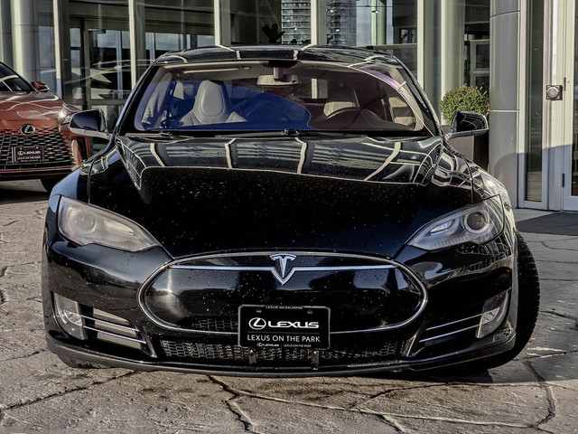  2013 Tesla Model S 4dr Sdn Performance in Cars & Trucks in City of Toronto - Image 4