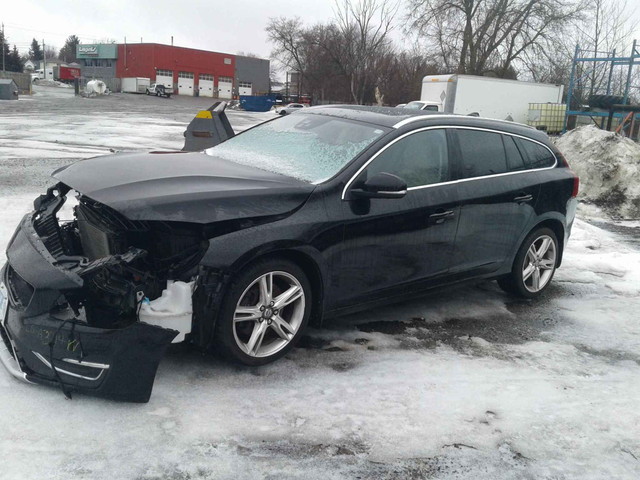 2017 Volvo V60 T5 in Cars & Trucks in Barrie - Image 2