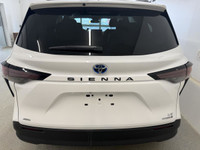 This accident-free 2024 Toyota Sienna LE, finished in classic white, offers a perfect blend of pract... (image 3)