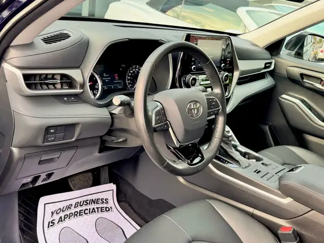 2020 Toyota Highlander XLE AWD|8 PASS|SUNROOF|LEATHER| in Cars & Trucks in City of Toronto - Image 27