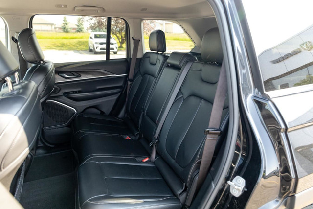 2022 Jeep Grand Cherokee Limited 4x4 for sale in Cars & Trucks in London - Image 3