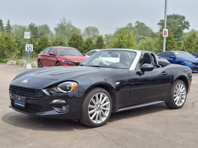 2017 FIAT 124 Spider Lusso | 6 Speed Manual | Leather | Navi in Cars & Trucks in Guelph