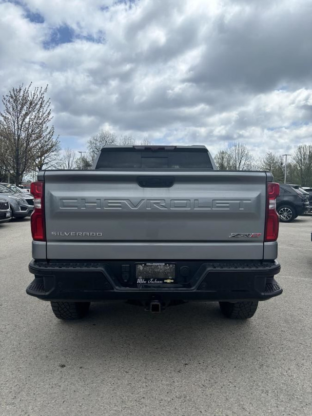 2023 Chevrolet Silverado Short BOX Crew CAB 1500 4WD in Cars & Trucks in Barrie - Image 3