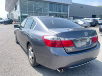 La Honda Accord Touring 2015 est une berline haut de gamme qui allie confort, performance et technol... (image 9)
