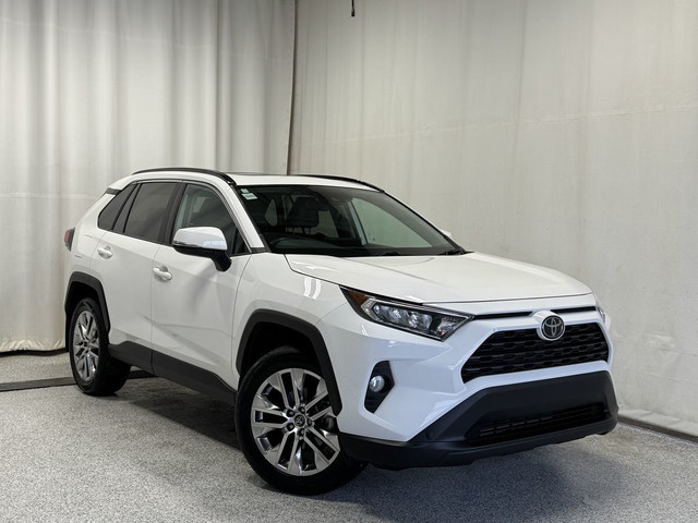 2020 Toyota RAV4 XLE AWD - Backup Camera, Heated Steering Wheel, in Cars & Trucks in Strathcona County - Image 2