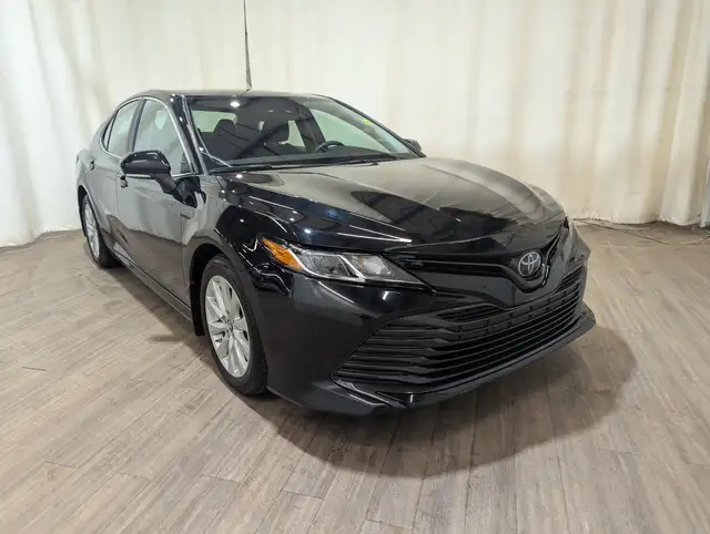 2019 Toyota Camry LE Heated Seats | Bluetooth | USB in Cars & Trucks in Calgary - Image 2