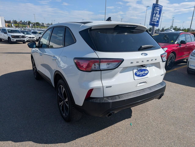2021 Ford Escape SE 1.5L, NAVIGATION, CLOTH HEATED POWER SEAT... in Cars & Trucks in Calgary - Image 3