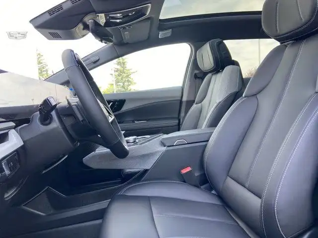 2025 Cadillac OPTIQ Luxury in Cars & Trucks in Calgary - Image 15