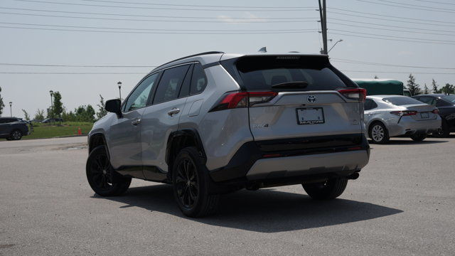 2022 Toyota RAV4 Hybrid SE AWD | Sunroof | Heated Steering in Cars & Trucks in Guelph - Image 4