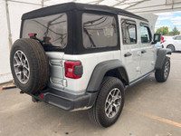 À voir! / Come see it! TRÈS BIEN ÉQUIPÉ / VERY WELL EQUIPPED. Version Sport 4x4 avec Moteur V6 3.6L,... (image 7)