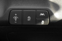 CLEAN CARFAX KEY FEATURES: ALLOYS | LANE ASSIST | TRACTION CONTROL | STEERING WHEEL ASSIST | CRUISE... (image 8)