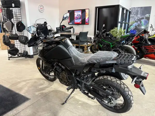 2024 Suzuki V-Strom 1050DE in Street, Cruisers & Choppers in Markham / York Region - Image 3