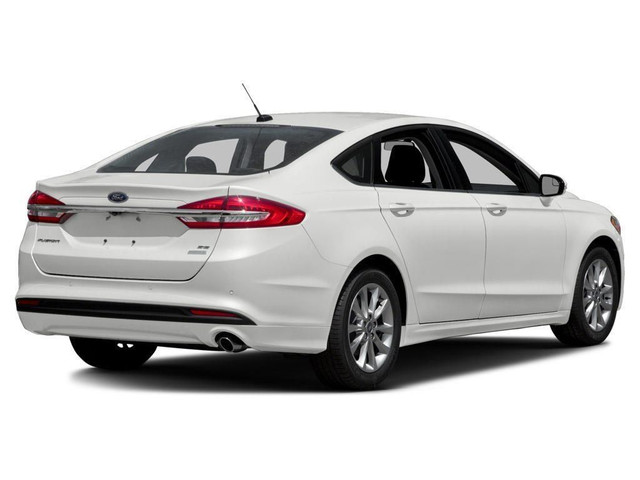 2017 Ford Fusion SE SE FWD in Cars & Trucks in City of Toronto - Image 3