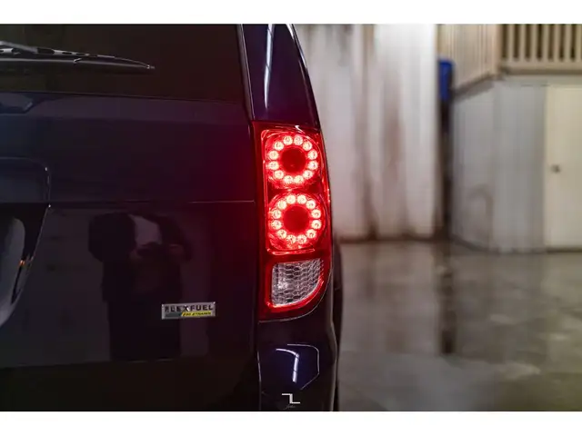 2015 Dodge Grand Caravan SE in Cars & Trucks in Calgary - Image 9