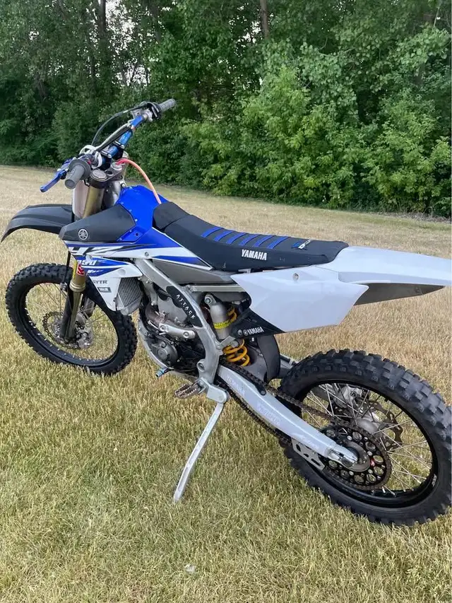 2016 YAMAHA YZ250F-BLUE! in Dirt Bikes & Motocross in Dartmouth - Image 7