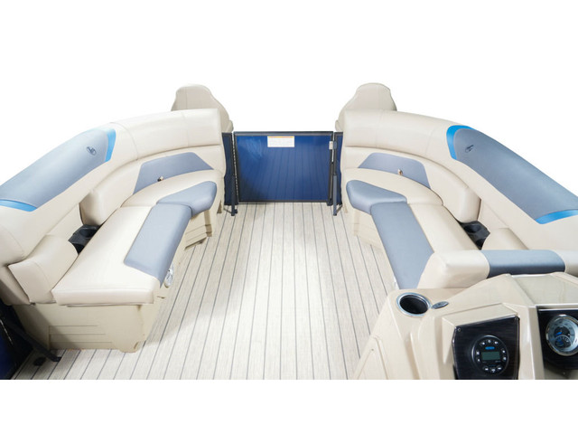  2023 Legend Boats E-Series 25 Journey EXT Sport Pro Sport Pro! in Powerboats & Motorboats in Laval / North Shore - Image 4