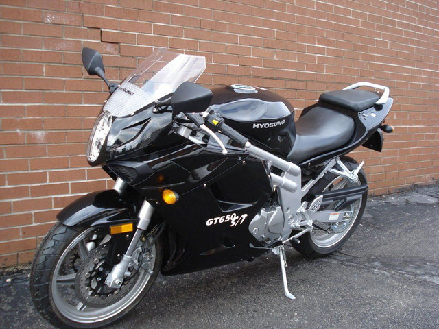 2006 Hyosung GT650 S/T - Insurance Friendly in Street, Cruisers & Choppers in City of Toronto - Image 4