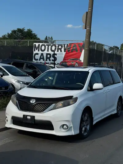 Engine: V6 Cylinder Engine 3.5L/201CI L/100Km City: 11.5 L/100Km Hwy: 8.1