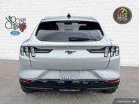 - ACCIDENT FREE - HEATED LEATHER SEATS - HEATED STEERING WHEEL - PANORAMIC FIXED-GLASS ROOF - NAVIGA... (image 4)