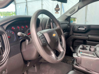 À voir! / Come see it! TRÈS BIEN ÉQUIPÉ / VERY WELL EQUIPPED. Version Custom Crew 4x4, Groupe remorq... (image 2)