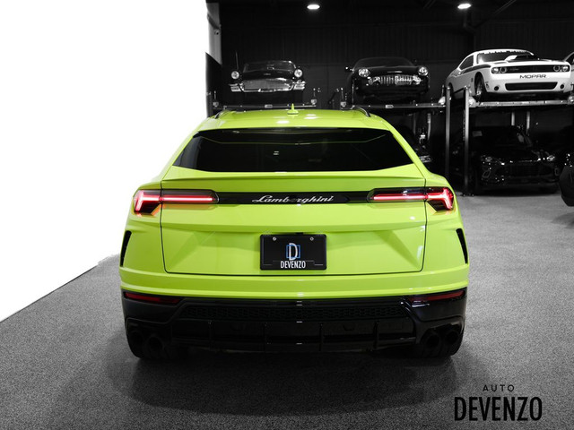 2022 Lamborghini Urus Verde Aiace Paint Selezione Warranty Novem in Cars & Trucks in Laval / North Shore - Image 4