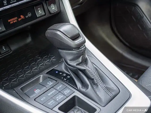2022 Toyota RAV4 XLE AWD Sunroof Nav Capable Heated Leather in Cars & Trucks in St. Albert - Image 20