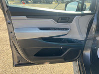 Recent Arrival! 3rd row seats: split-bench, 7 Speakers, AM/FM radio, Apple CarPlay/Android Auto, Aut... (image 4)