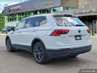 Experience effortless driving with this 2022 Volkswagen Tiguan Comfortline, boasting a powerful Turb... (image 2)