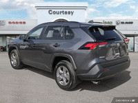 Recent Arrival! AWD, Cloth, Apple CarPlay/Android Auto, Exterior Parking Camera Rear, Fully automati... (image 3)