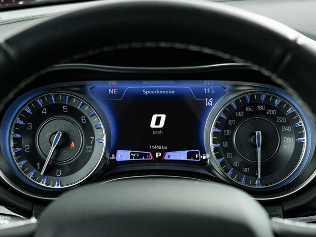2023 Chrysler 300 300C in Cars & Trucks in Barrie - Image 3