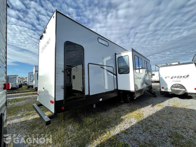 2023 Arctic Wolf 3810 Suite Fifth Wheel in Travel Trailers & Campers in Lanaudière - Image 4