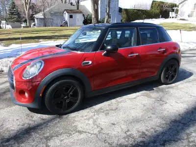 Mini Cooper 5 Portes avec Intérieur en cuir, Toit Ouvrant Panoramique, Bluetooth, Sièges Chauffants,...