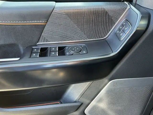 2021 Ford F-150 Platinum - CLEAN CARFAX - ONE OWNER in Cars & Trucks in Strathcona County - Image 9